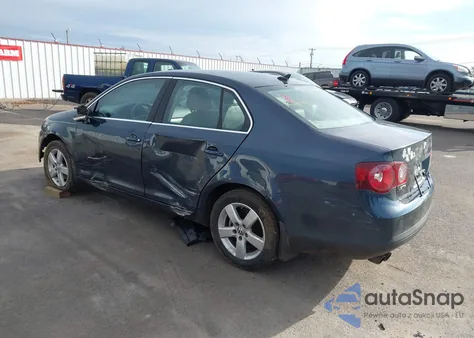 2009 Volkswagen Jetta Se/Sel from USA, damaged, VIN 3VWRZ71K69M016684